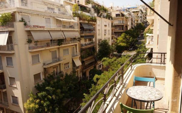 Spacious & Sunny Kolonaki Apt 5 Mins Metro/Acx3/1.5 Bt Atenas Exterior foto
